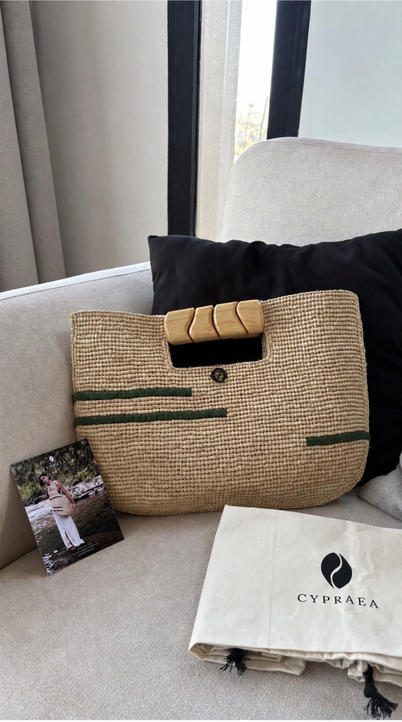 Laelia Pouch